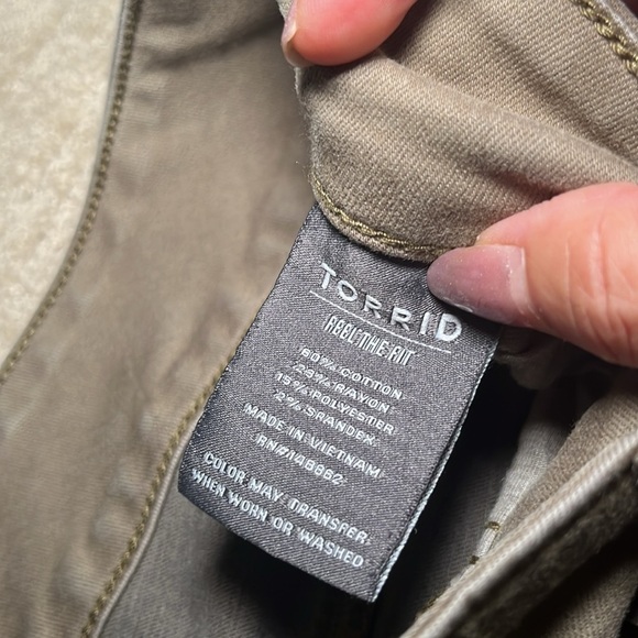 Torrid feel the fit jegging olive green size 18 - Picture 6 of 8